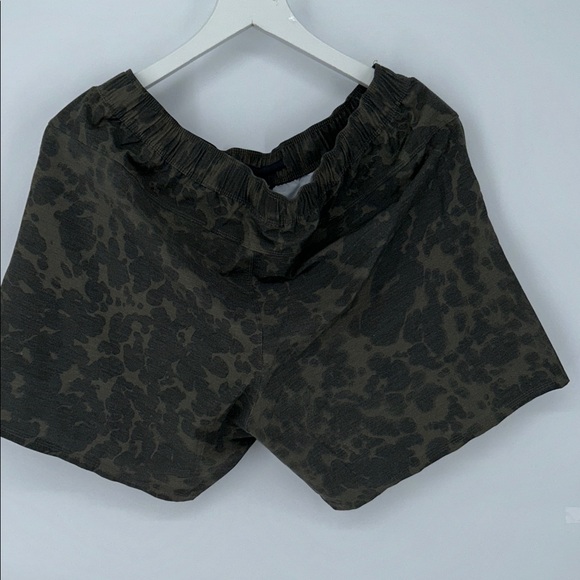 Vuori Men’s Camo Athletic Shorts Olive Green Size L Performance Lined - Picture 6 of 12